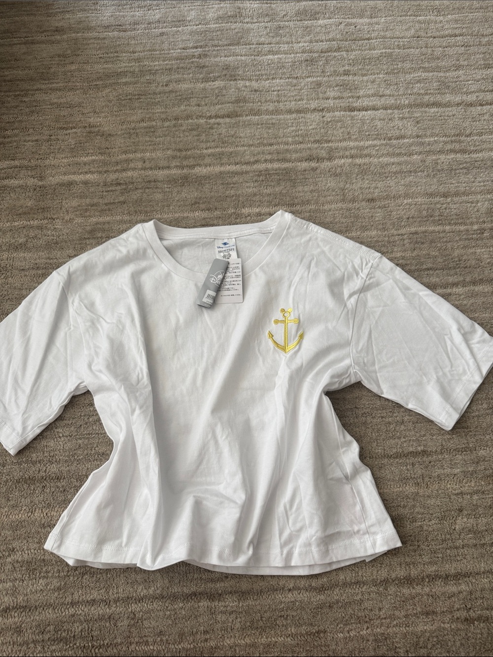 Disney 🚢 Cruise Line White Short Sleeve Tee with Yellow Anchor Graphic